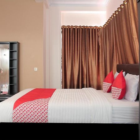 Oyo 222 M@Jayakarta Hotel Ngoại thất bức ảnh